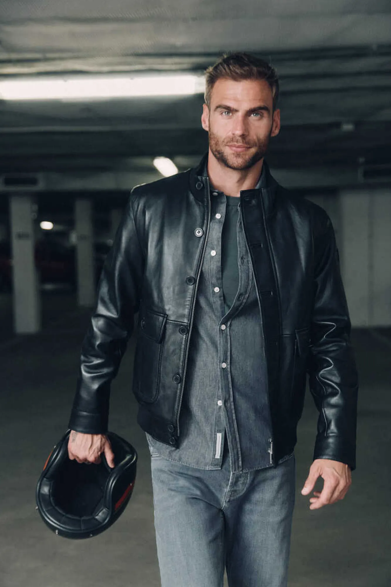 Ooto Blusao Pele Preto Online