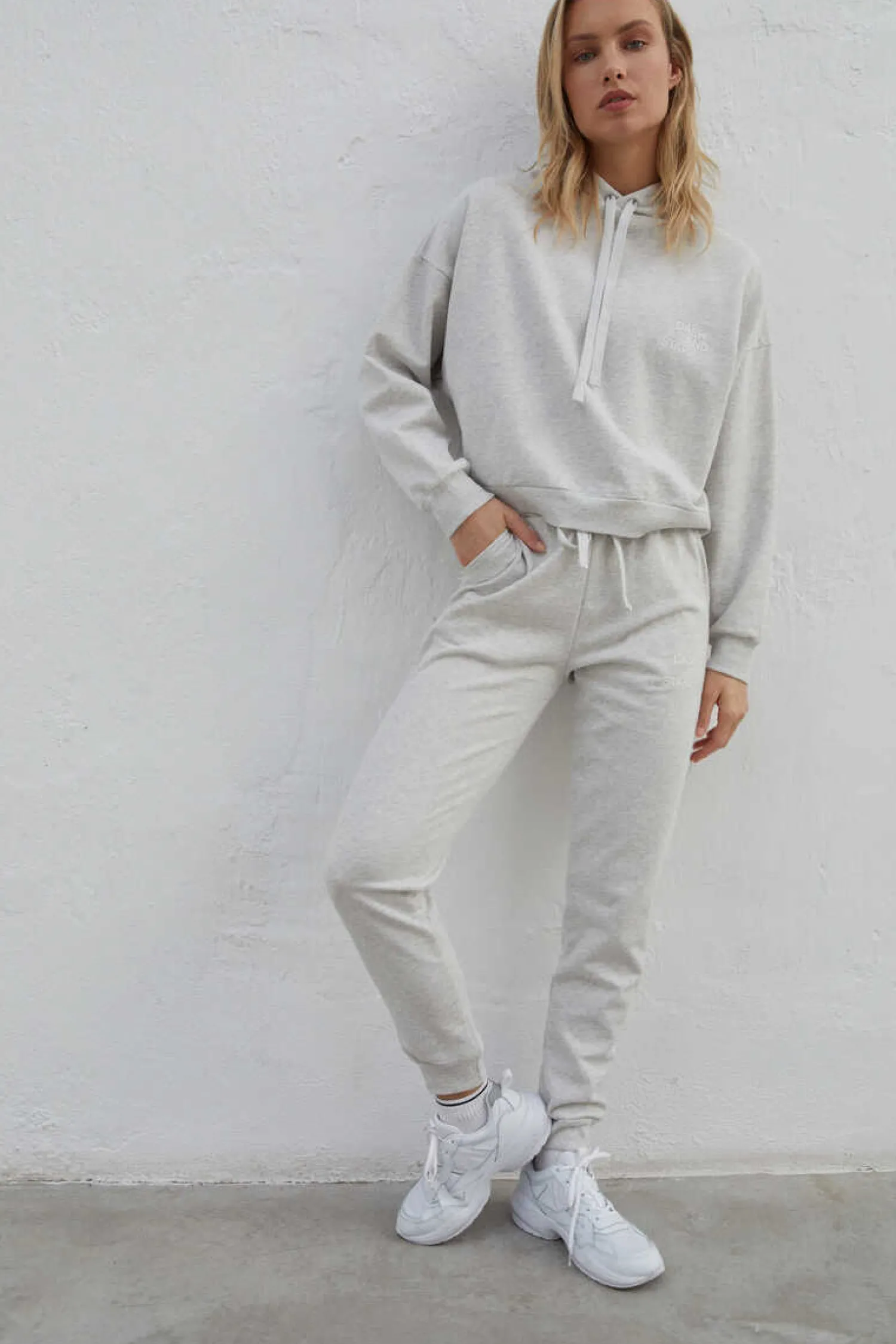 Dash and Stars Joggers-Calcas Jogger 100% Algodao Cinzentas