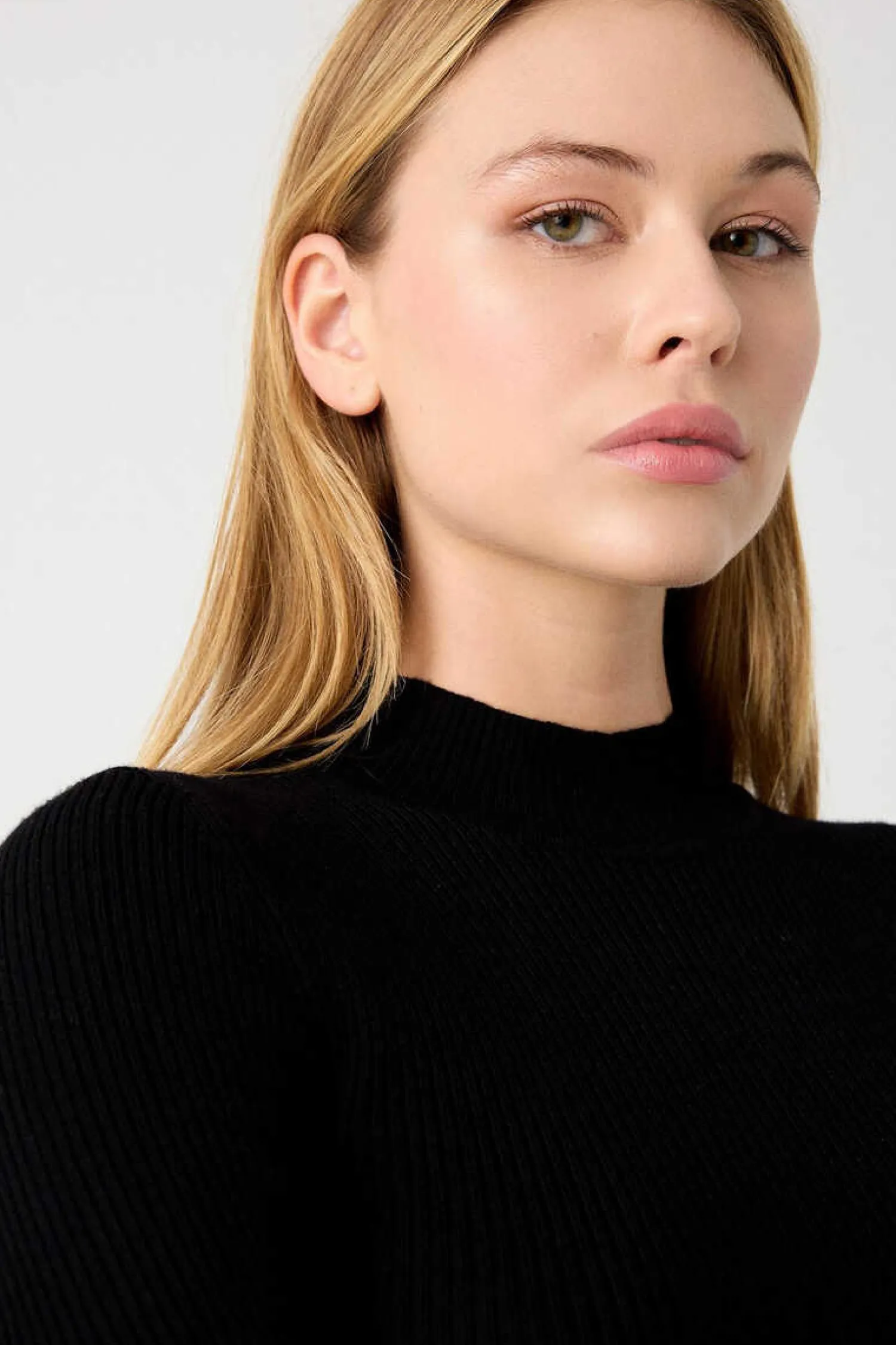 Inside Sueteres E Cardigans-Camisola Canelada Gola Alta