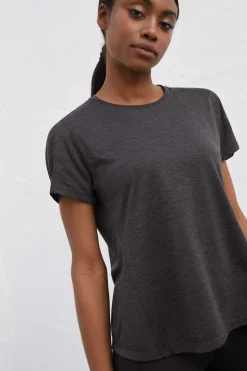 Dash and Stars Outdoor-Camisola Preta Ultraleve