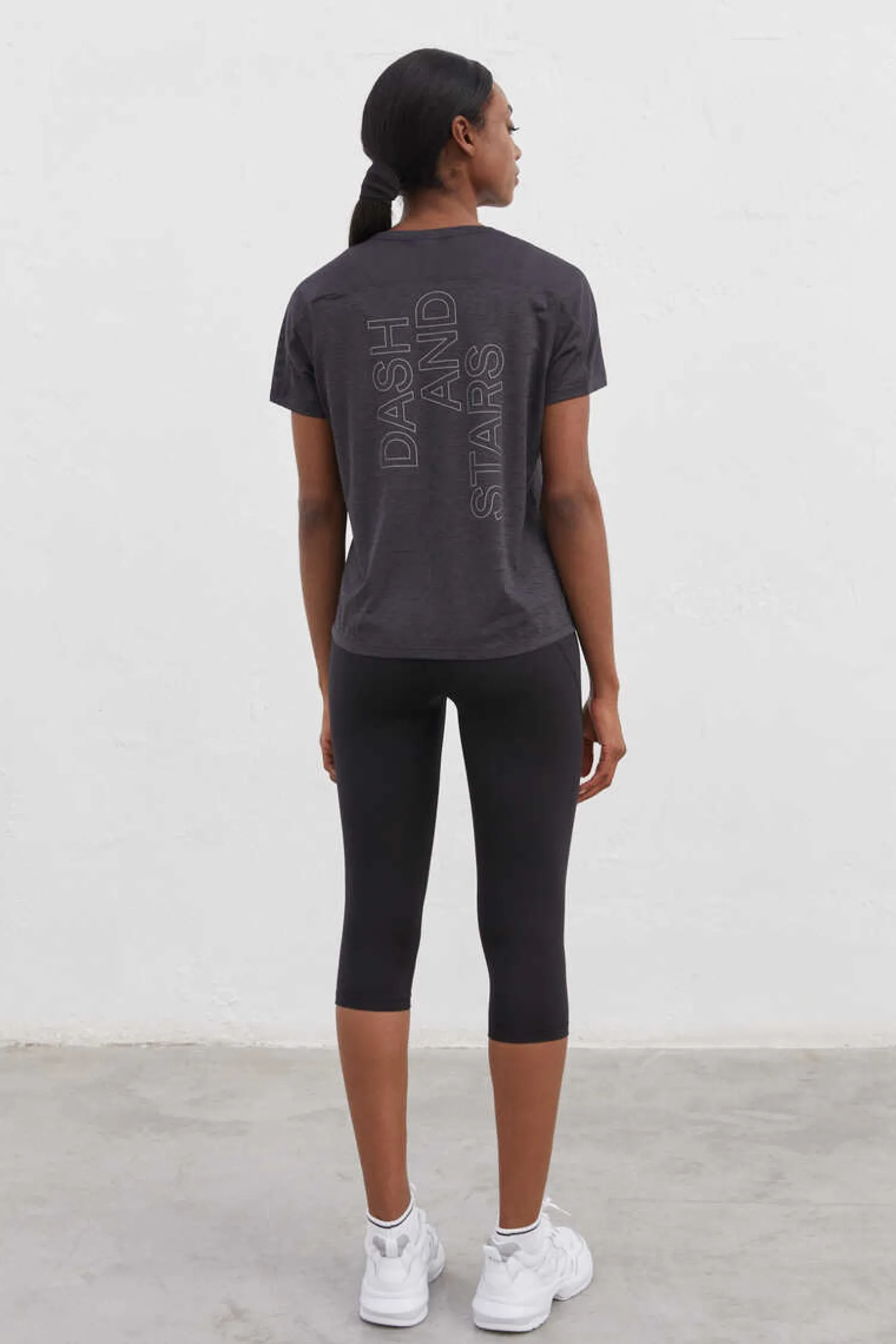 Dash and Stars Outdoor-Camisola Preta Ultraleve