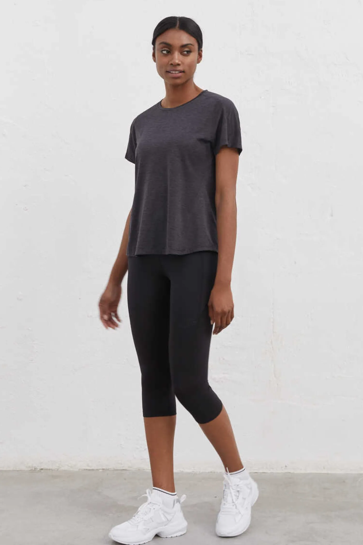 Dash and Stars Outdoor-Camisola Preta Ultraleve