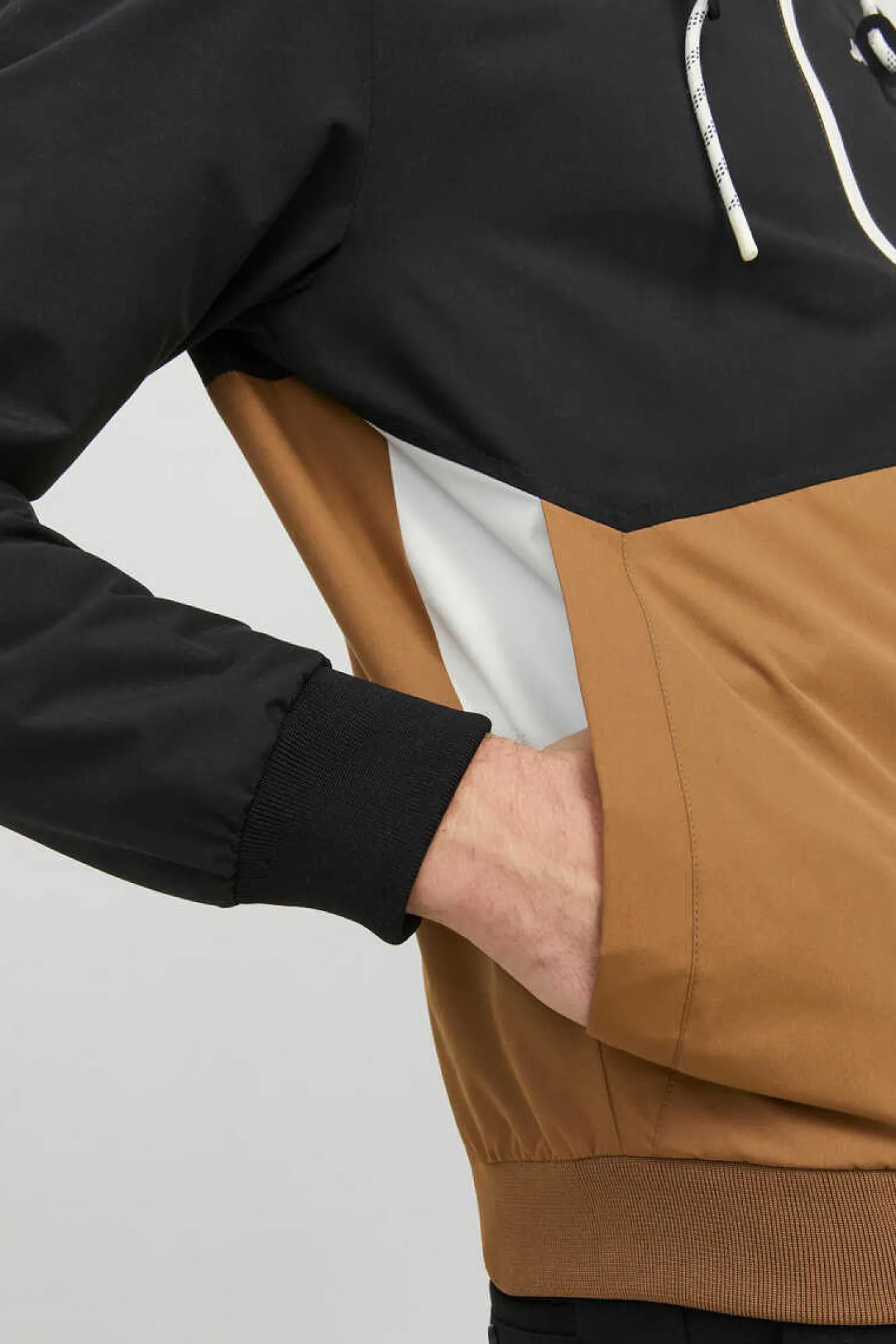 Jack & Jones Casaco Leve Tecnico Com Capuz Preto Sale