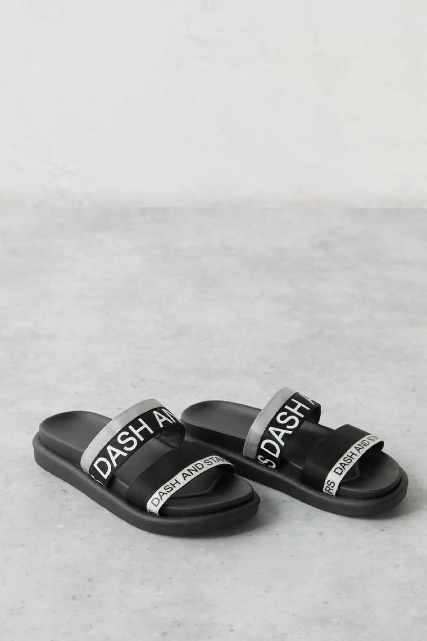 Dash and Stars Chinelos-Chinelos Tiras Logo Cinzento