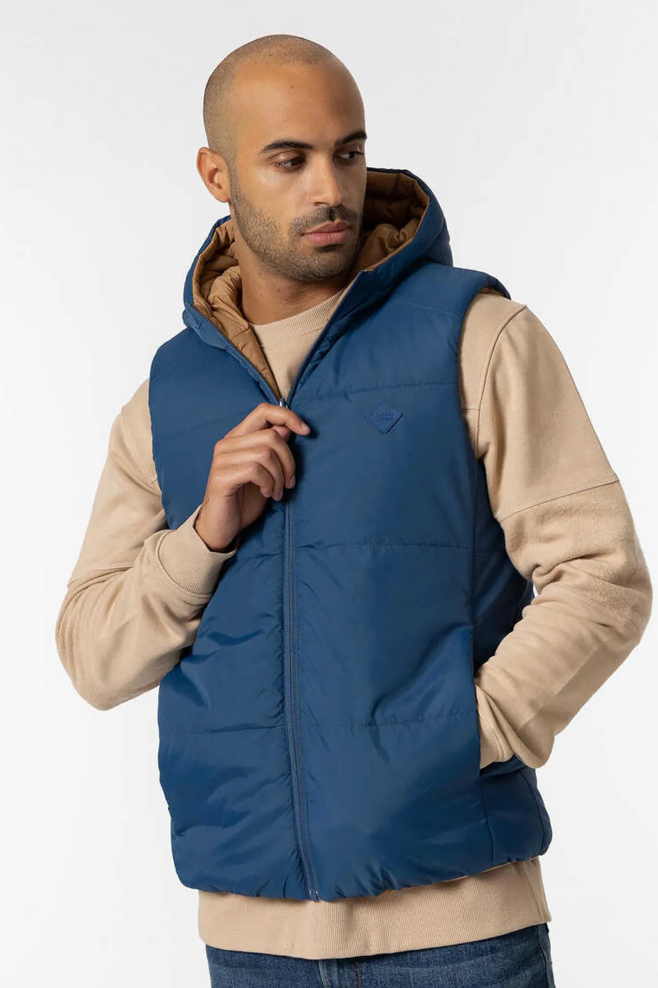 Colete Acolchoado Com Capuz Reversivel