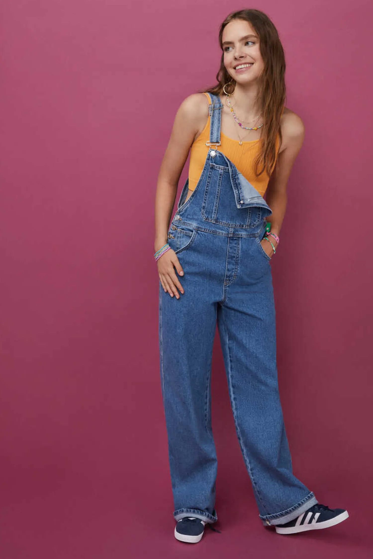 HI&BYE T-Shirts E Tops-Crop Top Decote V Sem Costuras Preto