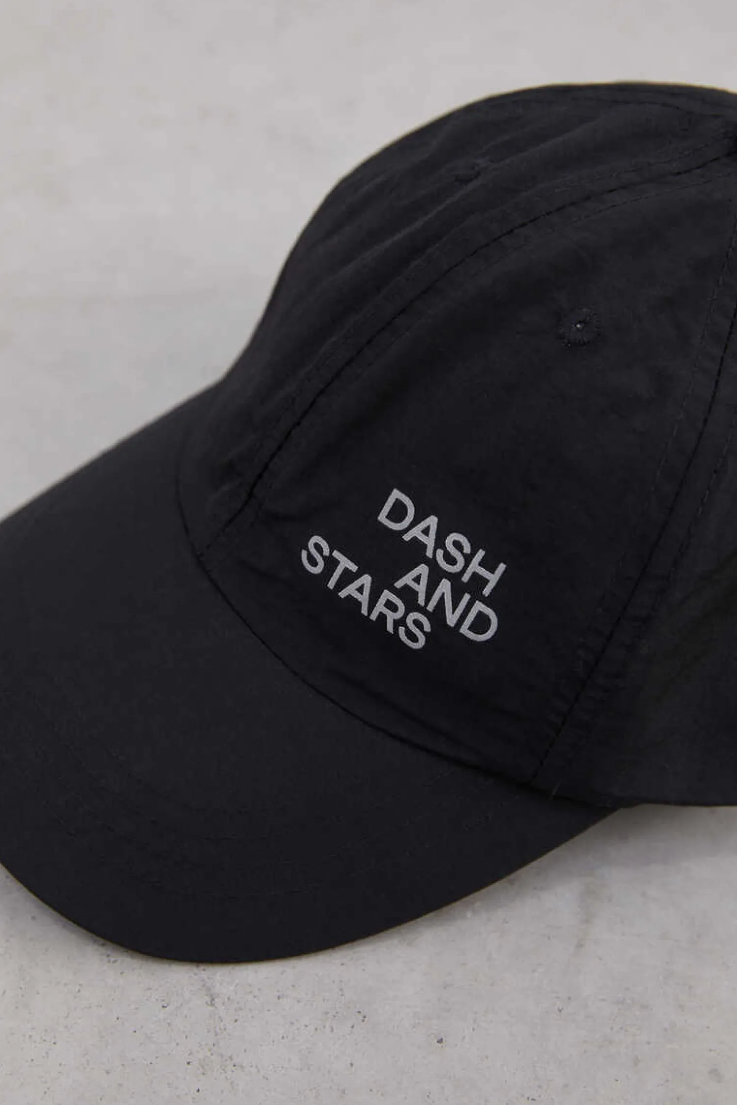 Dash and Stars Outdoor-Gorro Tecnico Logo Refletor