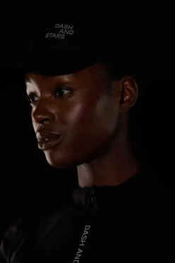 Dash and Stars Outdoor-Gorro Tecnico Logo Refletor