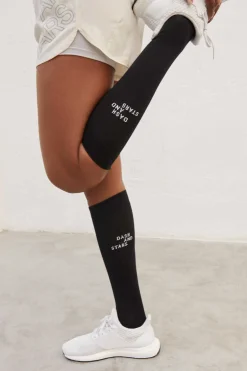 Dash and Stars Meias-Meia Soquete Preta Extra Comprida Tecnico