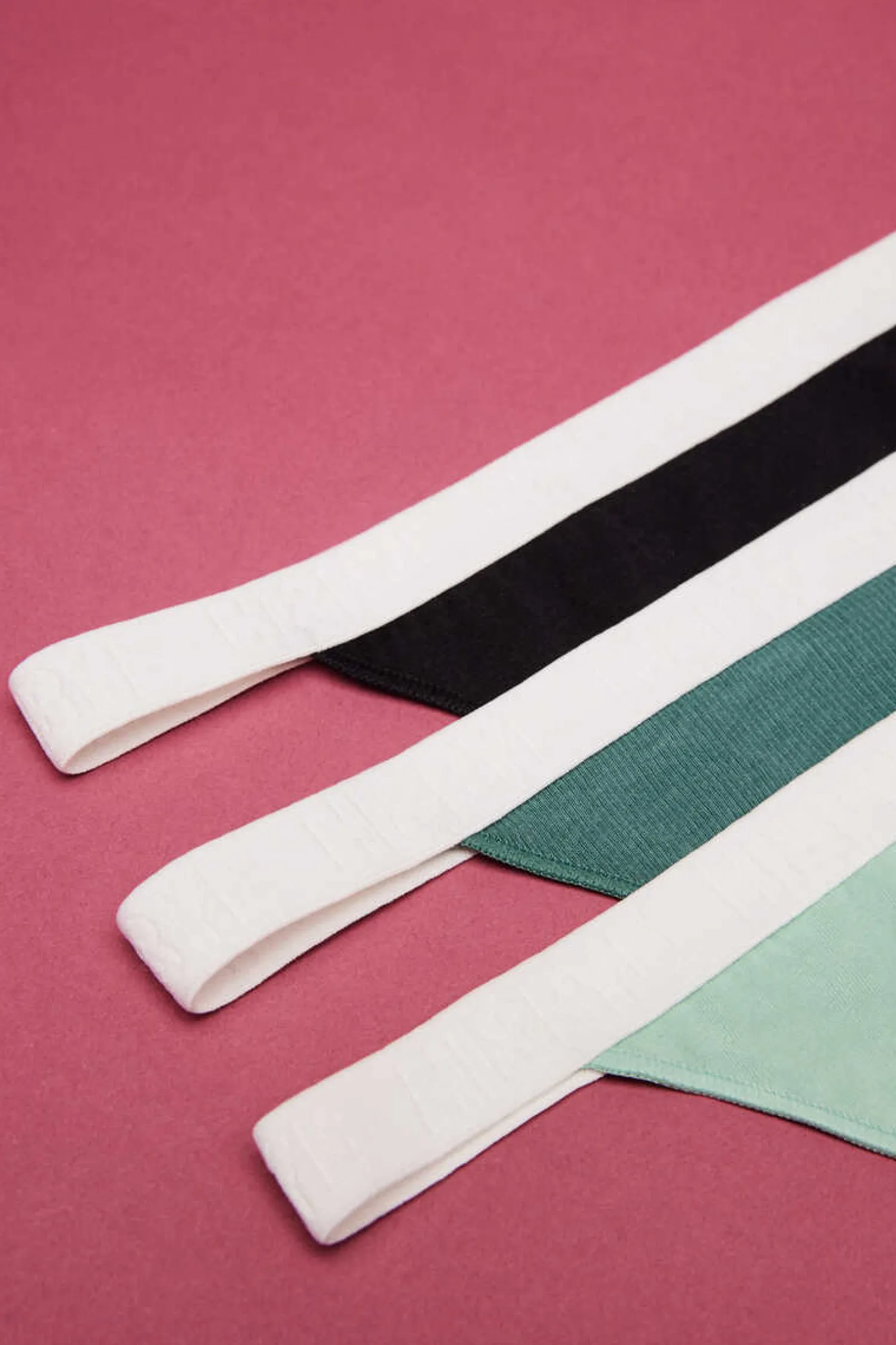 HI&BYE Roupa Interior-Pack 3 Cuequinhas Tanga Multicolor: Preto, Verde-Claro, Verde-Escuro