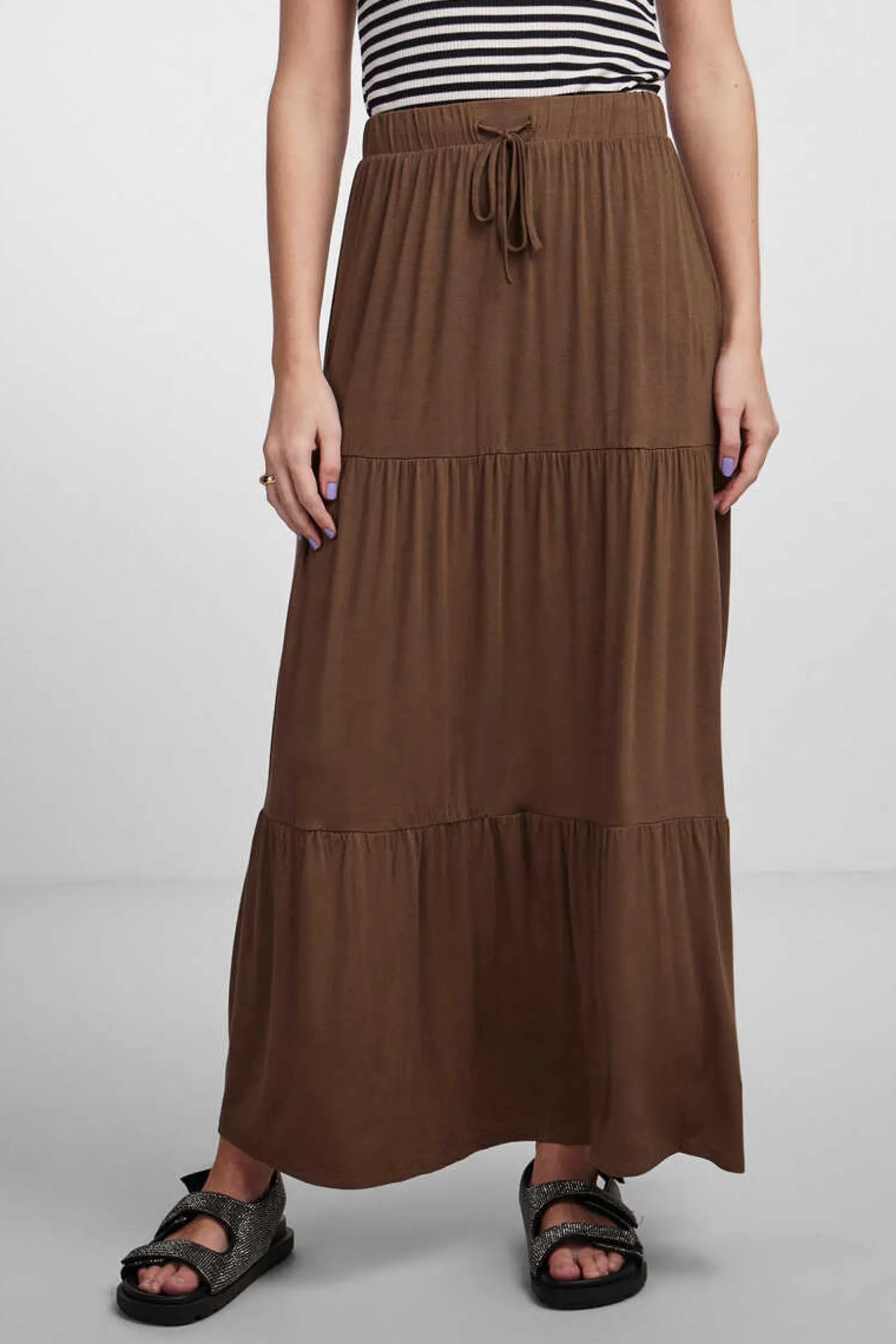 Pieces Saias-Saia Comprida Com Fecho Em Forma De Laco.