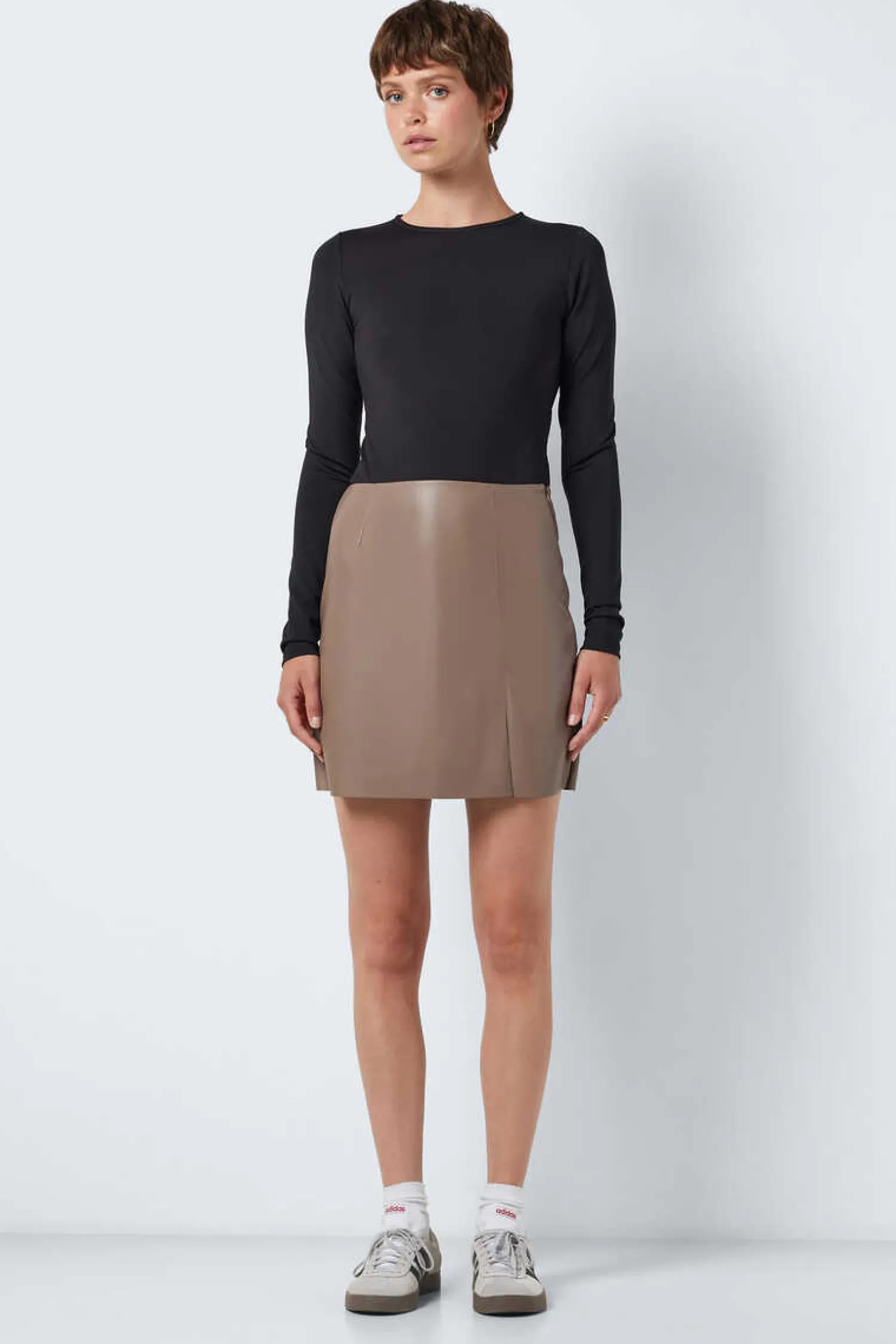 Noisy May Saias-Saia Curta Polipele