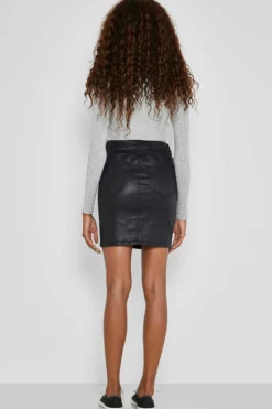 Noisy May Saias-Saia Encerada