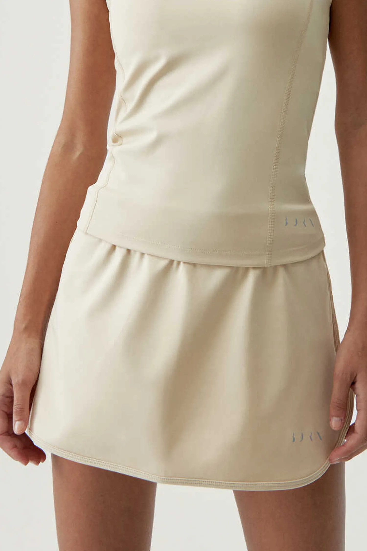 Born Living Yoga Saias-Saia Gadea Oat Milk