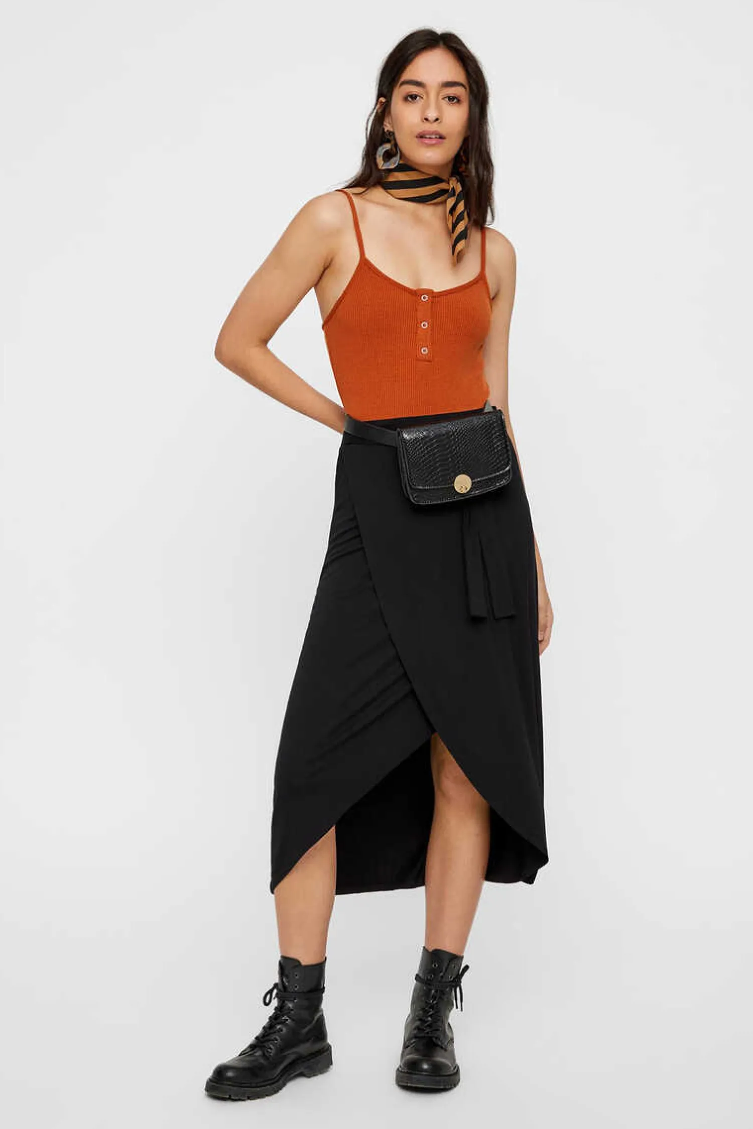 Pieces Saias-Saia Midi Com Fecho Em Forma De Laco.