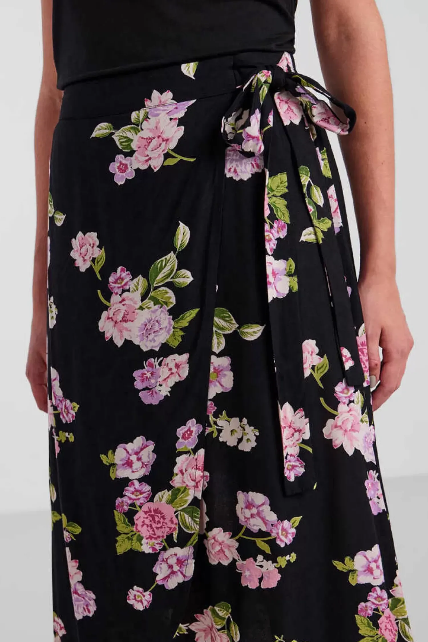 Pieces Saias-Saia Midi Cruzada.