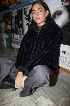 Noisy May Sobretudos E Parkas-Sobretudo De Pelo Sintetico