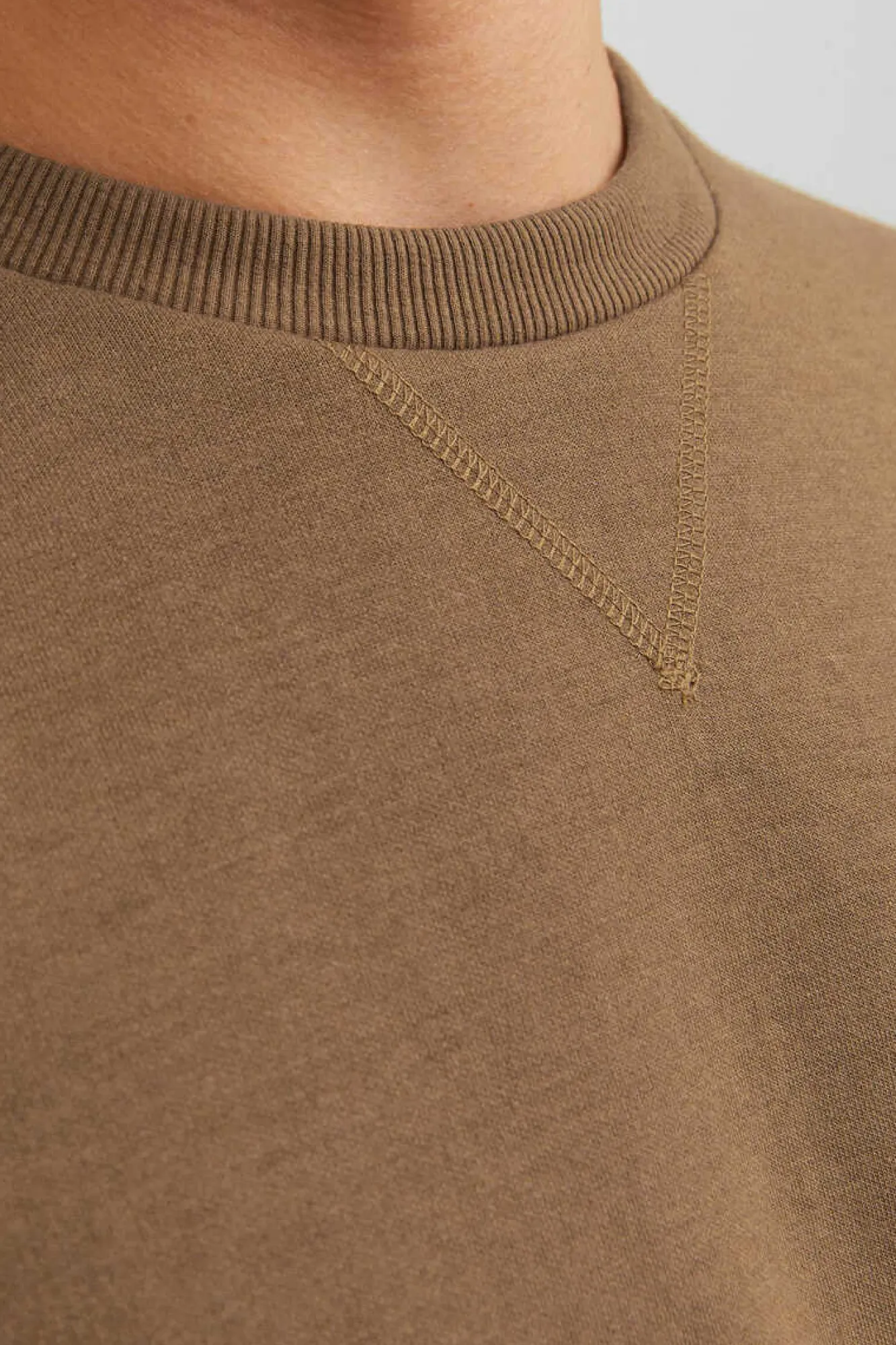 Jack & Jones Sweatshirt Gola Redonda Lisa Cru Discount