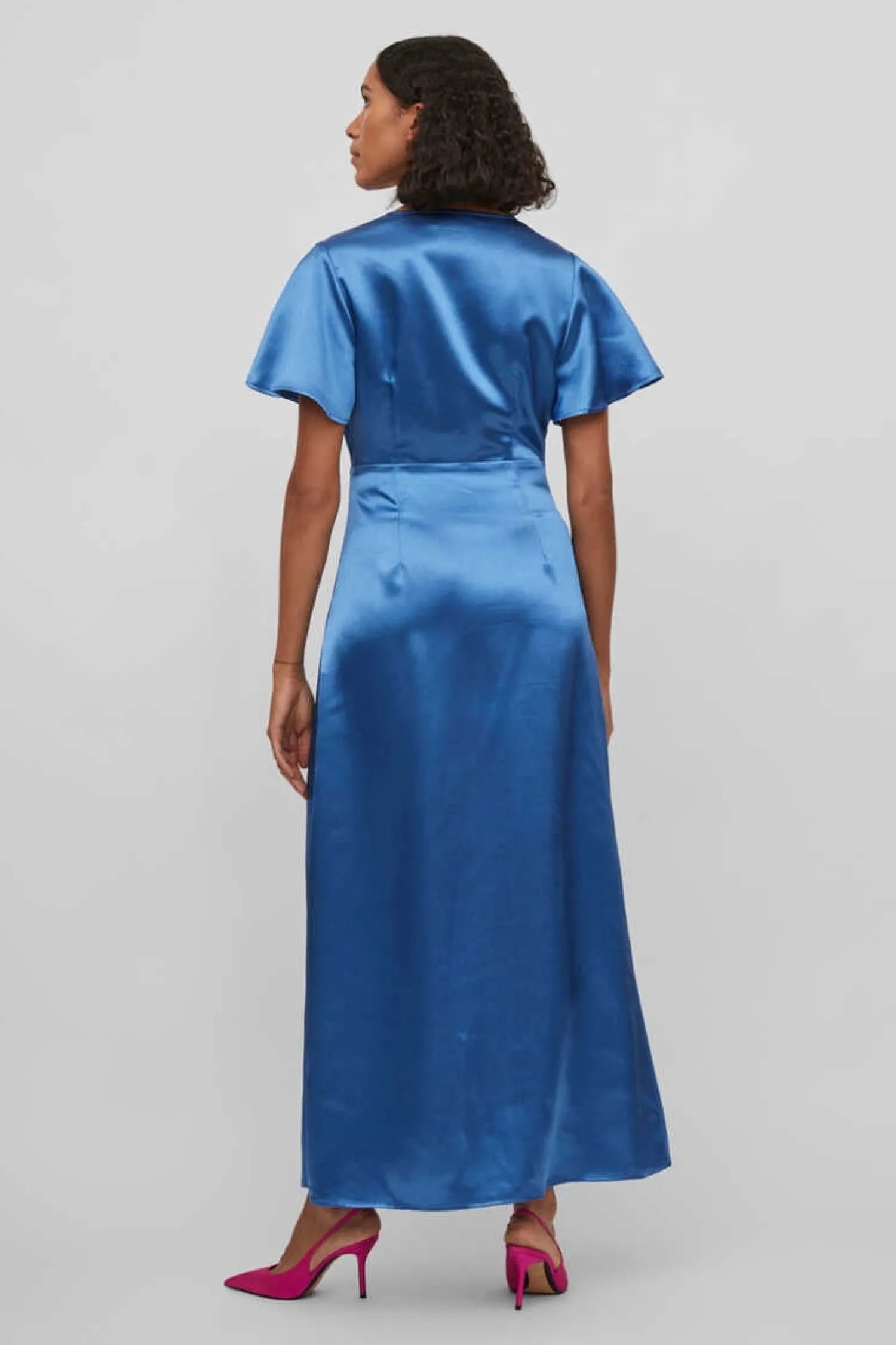 Vila Vestidos E Macacoes-Vestido Acetinado De Manga Curta