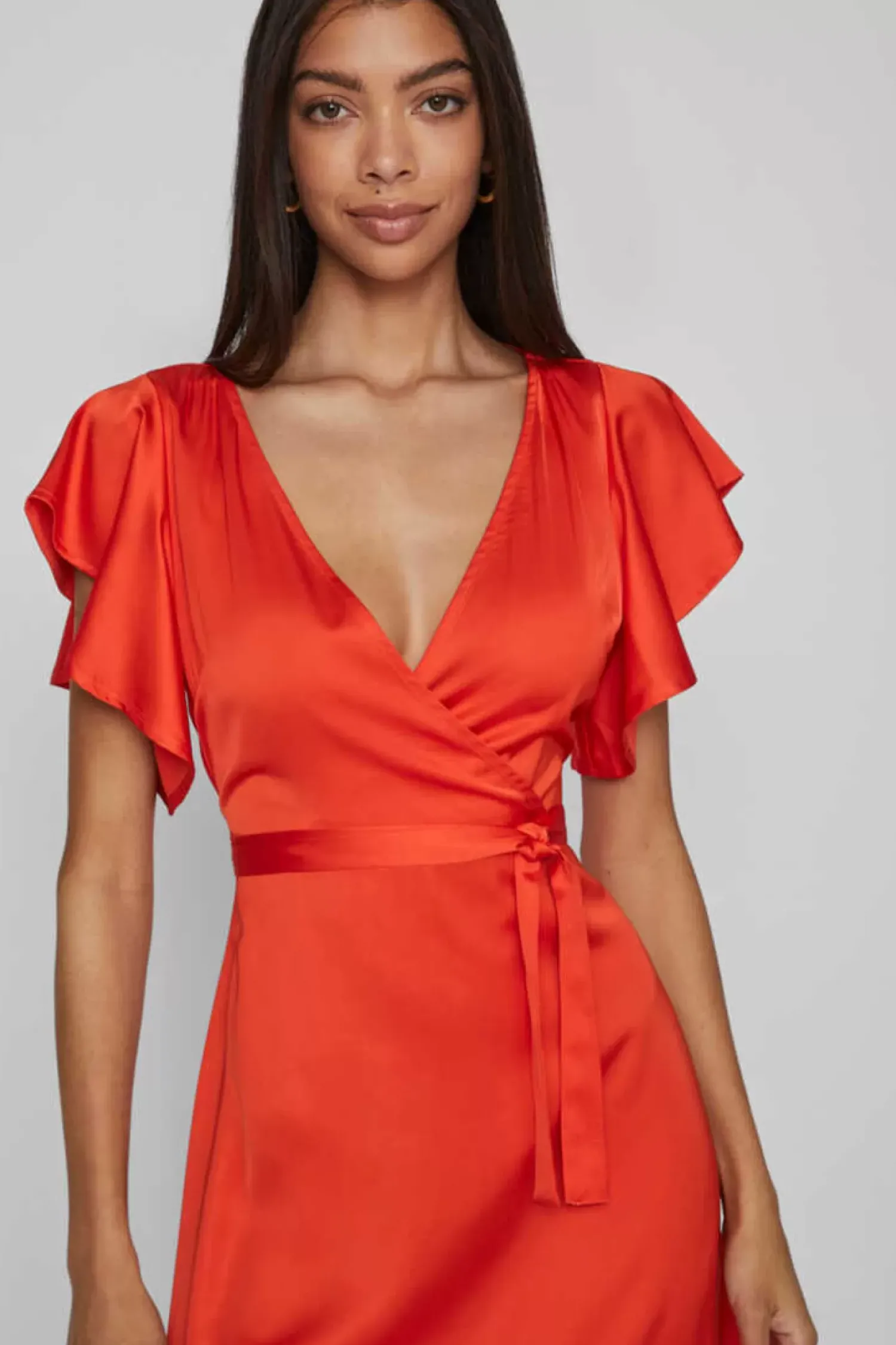 Vila Vestidos E Macacoes-Vestido Acetinado Envolvente