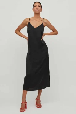 Vila Vestidos E Macacoes-Vestido Comprido De Alcas Acetinado