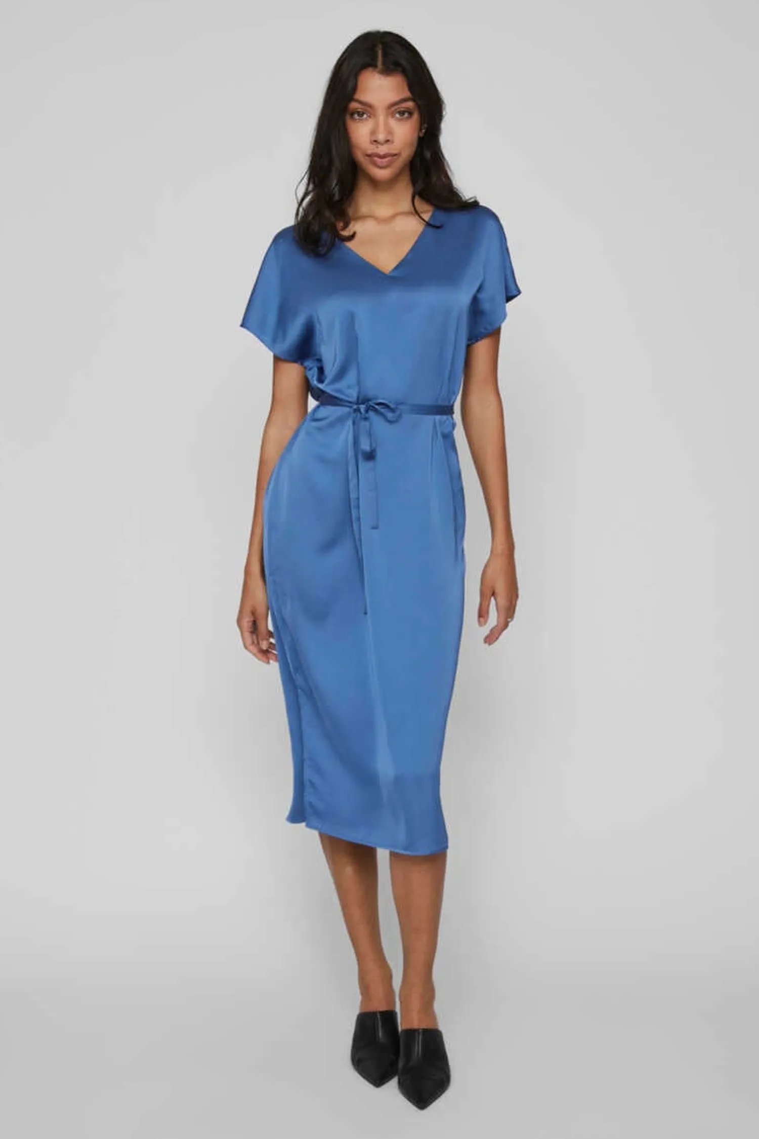 Vila Vestidos E Macacoes-Vestido Midi Acetinado De Manga Curta